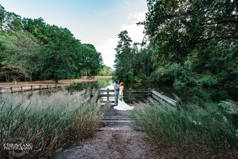 wedding pictures on a bridge