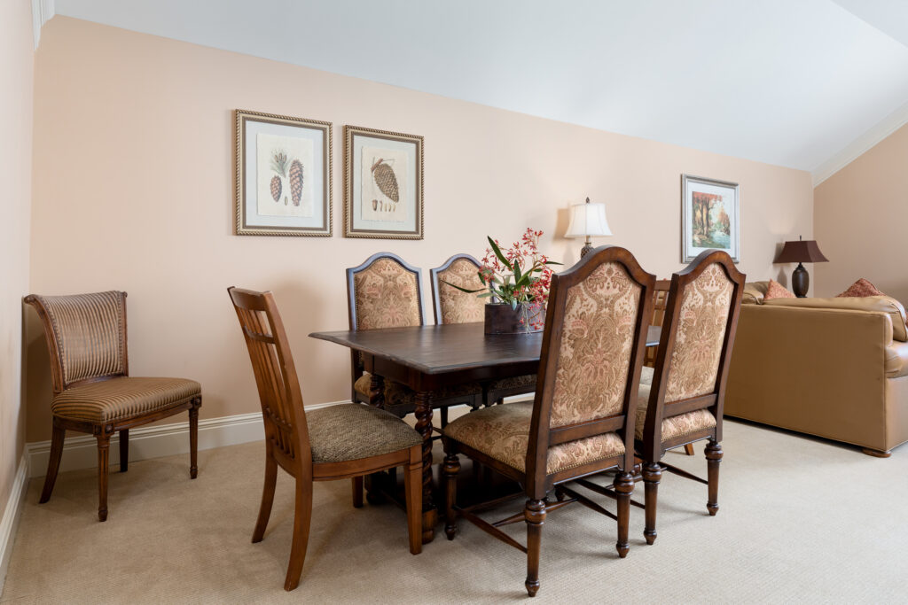 suite-01-clubhouse-06