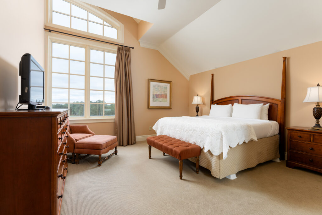 suite-01-clubhouse-09