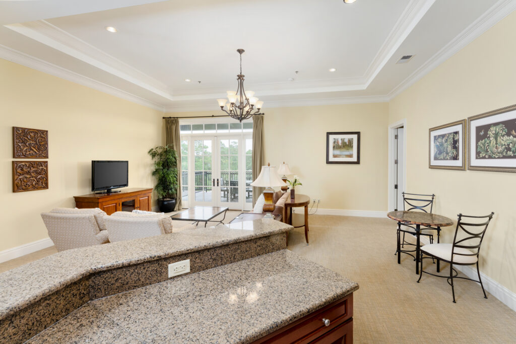 suite-02-clubhouse-04