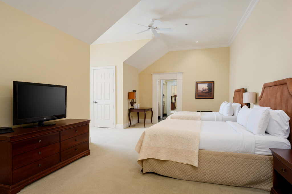 suite-02-clubhouse-09